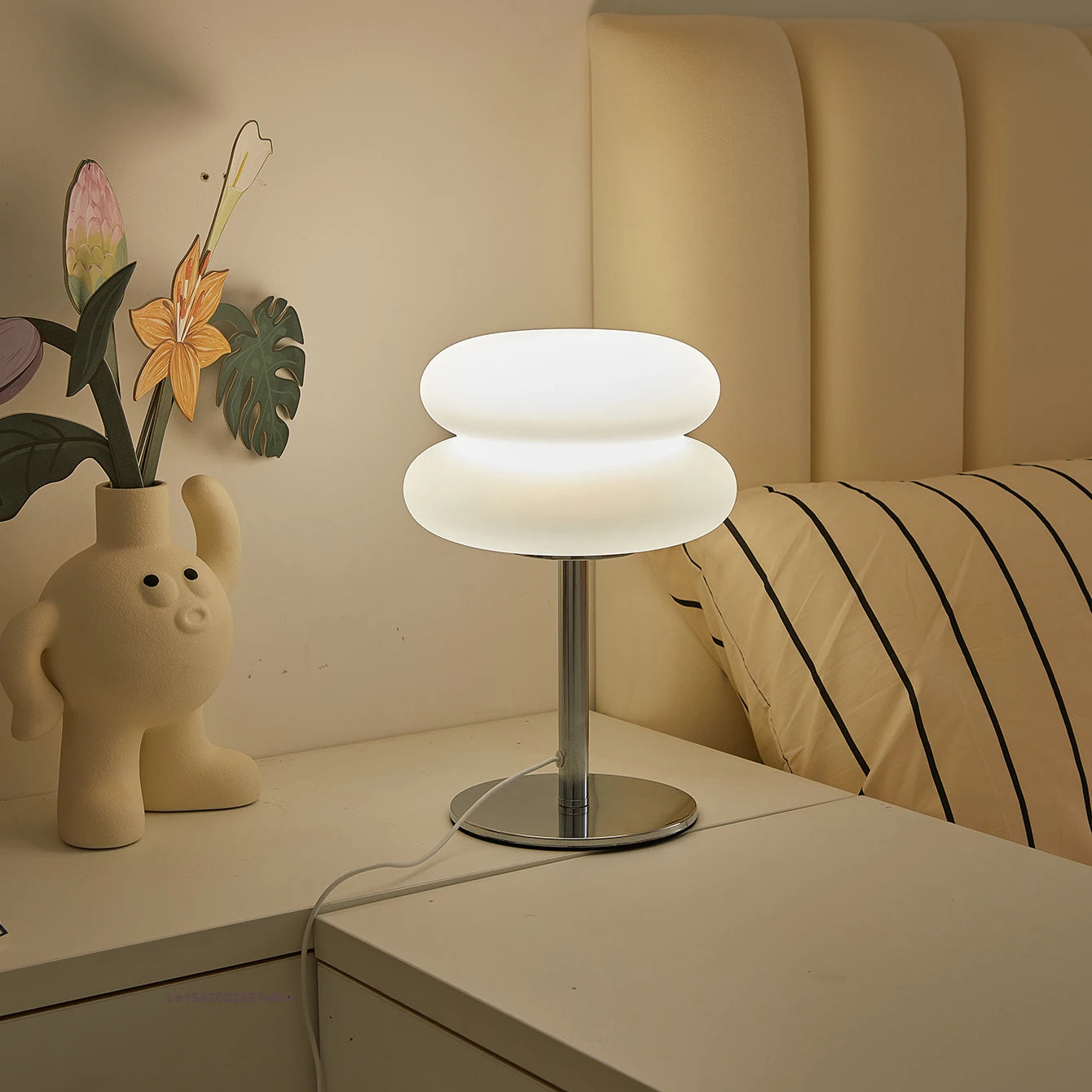 Ambient Glow Table Lamp — 3-Colour Dimmable, USB Powered